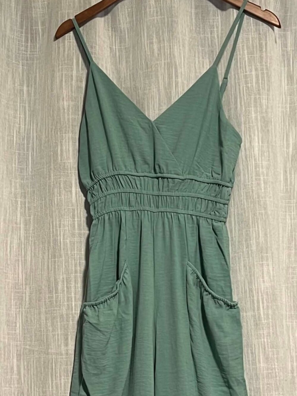 NWOT Cupshe Cami V-Neck Jumpsuit Sage Green Size XS - Picture 4 of 13